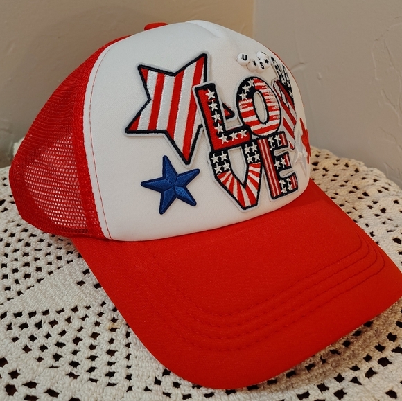 LOVE Red White And Blue USA Holidays Trucker Hat Peace Sign With Beads New - Picture 3 of 4